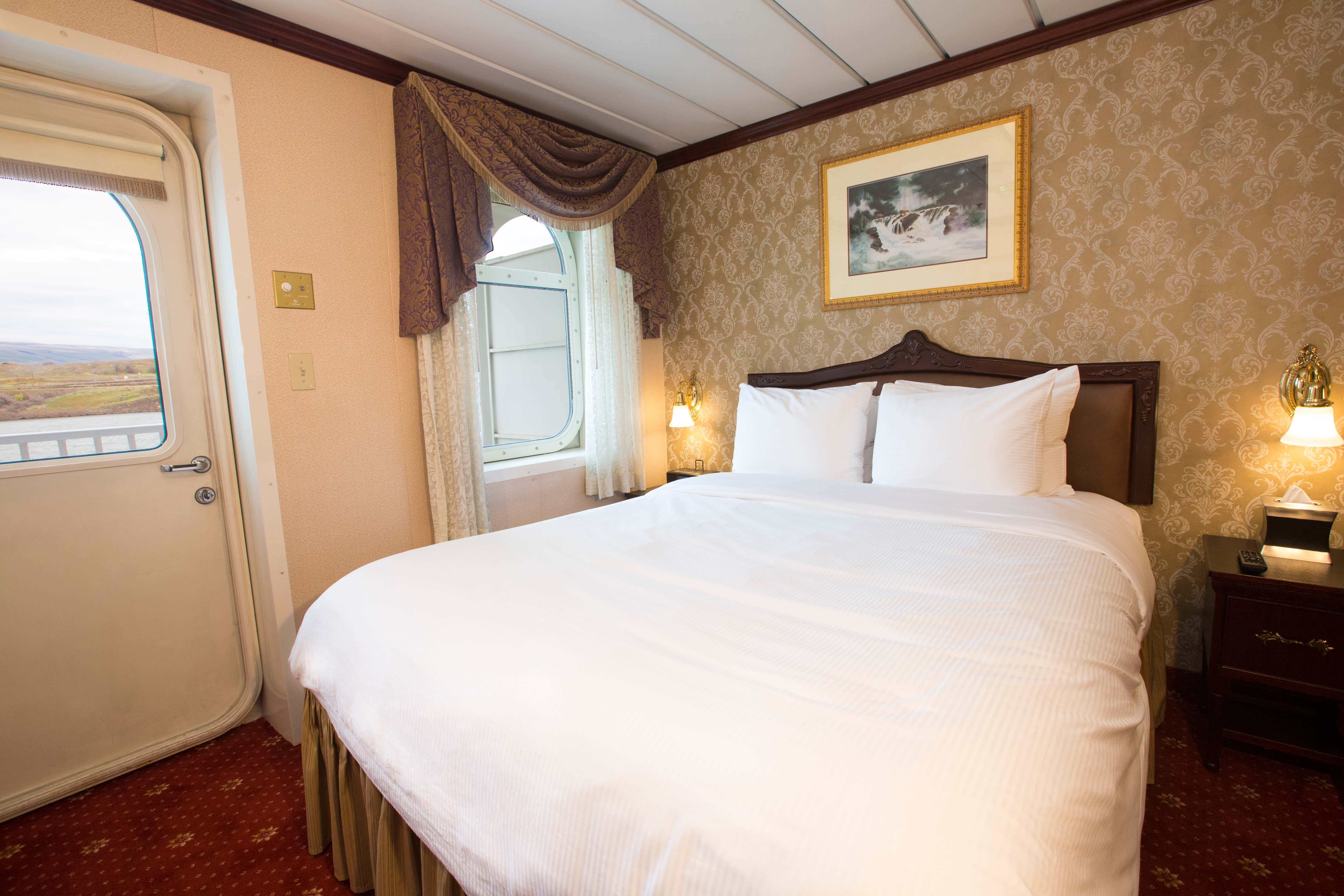 Deluxe Veranda Stateroom