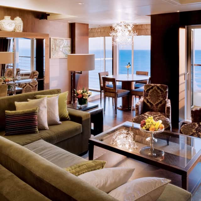 Crystal Penthouse Suite With Verandah